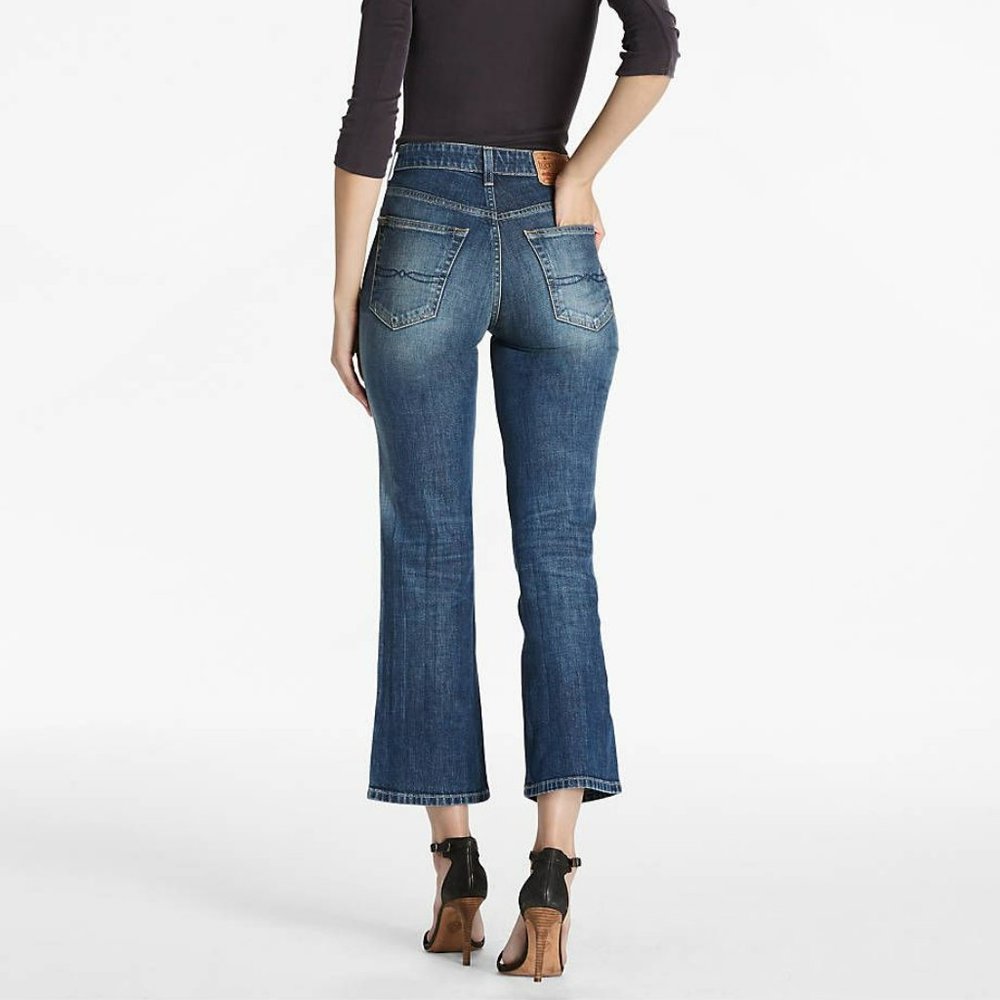 Lucky Brand Super Highrise Flared jean in Lemon Valley 8w +MEASUREMENT 98%cotton